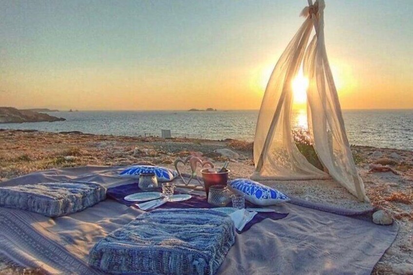 2 Hour Private Boho Style Picnic in Paros
