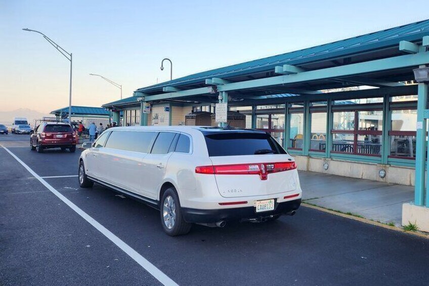 Clinton Ferry Terminal & 8 passenger Limo