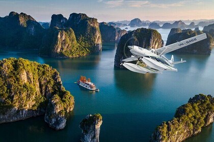 Halong Bay Seaplane- A bird's eye view experience from Sky ( 25')