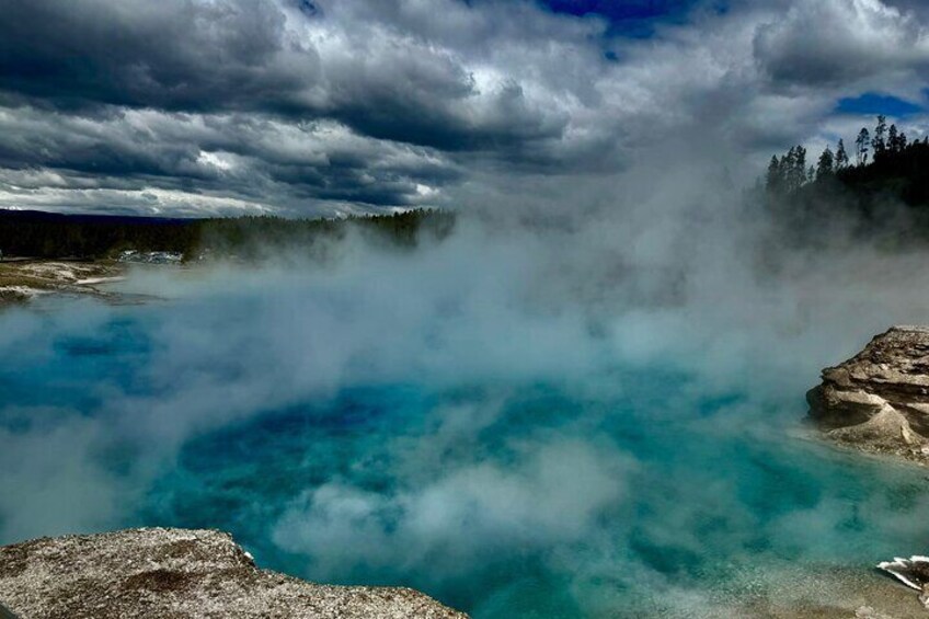 The Full Yellowstone 2 day Experience Upper and Lower loop tours 