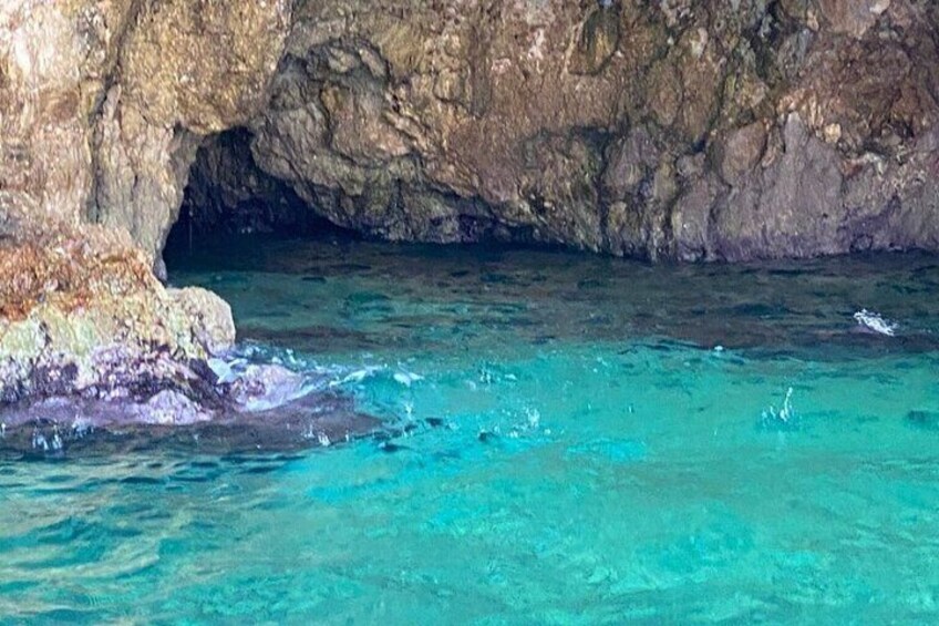 Excursions to the caves with a typical Salento aperitif