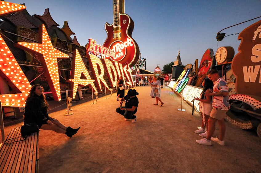 Las Vegas Neon Museum & Big Bus Night Tour