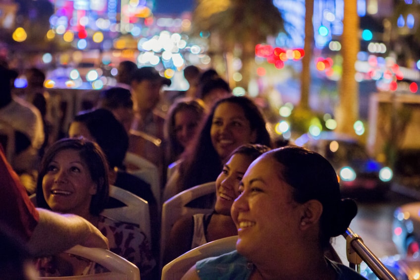 Las Vegas Neon Museum & Big Bus Night Tour