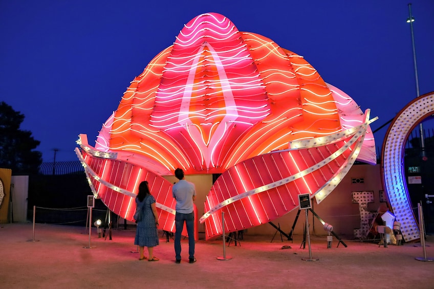 Las Vegas Neon Museum & Big Bus Night Tour