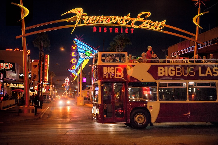 Las Vegas Neon Museum & Big Bus Night Tour