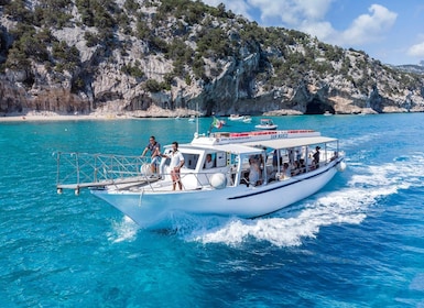 Cala Gonone: Gulf of Orosei Boat Tour with Aperitif