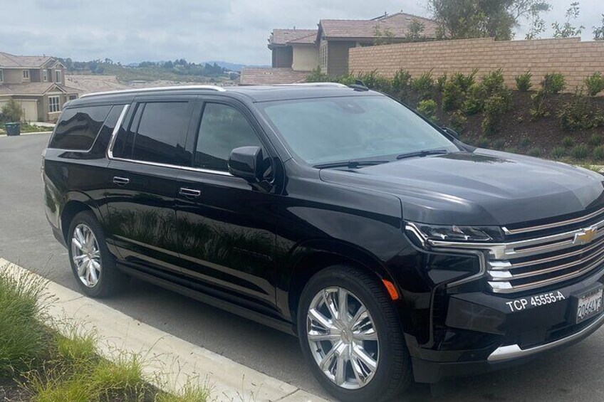 Book your private SUV and leave the driving to us.