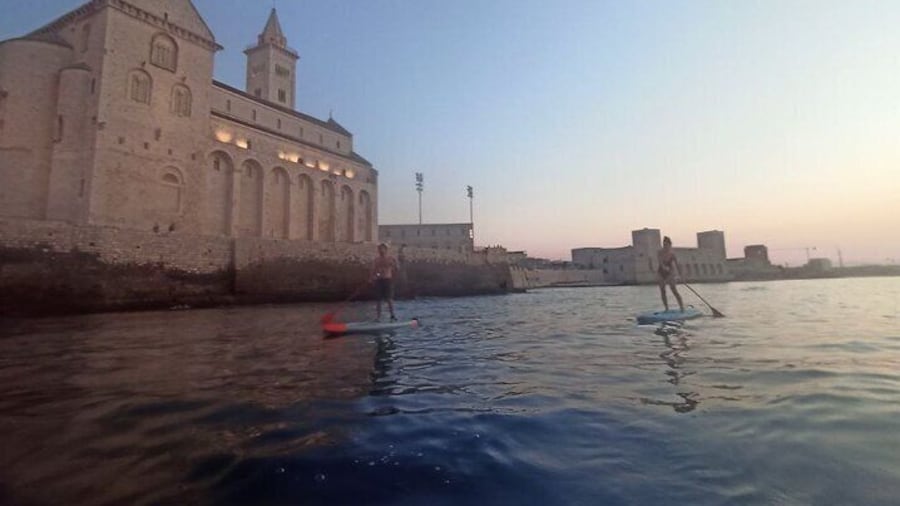 SUP excursions visiting the Trani cathedral and the Swabian castle
