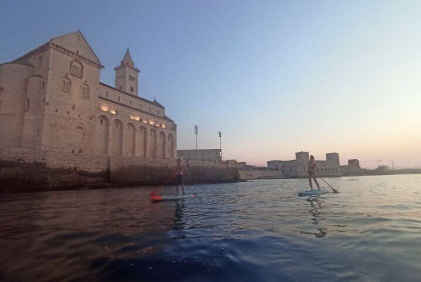 SUP excursions visiting the Trani cathedral and the Swabian castle