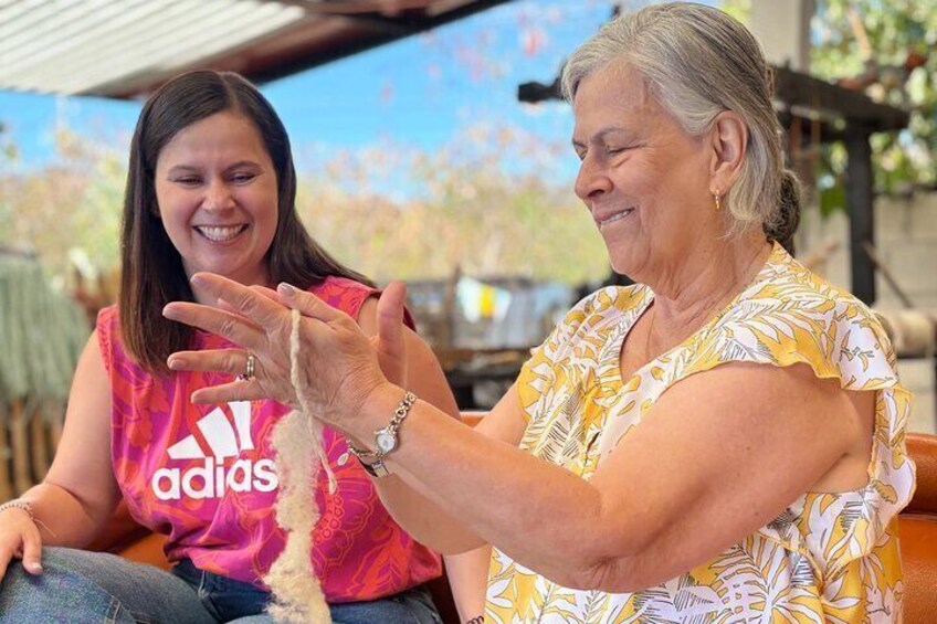 Flavors and Traditions: Handicrafts and Mezcal Tour in Oaxaca