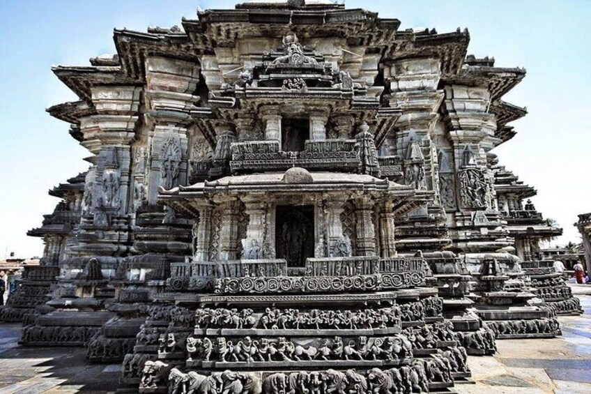 From Bengaluru: Private Tour Sravanbelgola, Belur & Halebidu