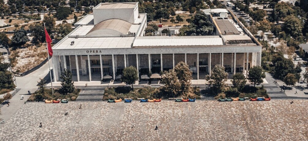 Walking tour of Tirana