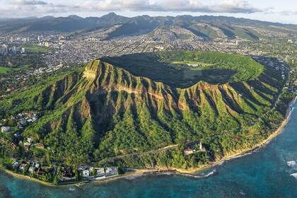 PRIVATE TOUR-Hike Diamond Head & Hawaiian Waterfall