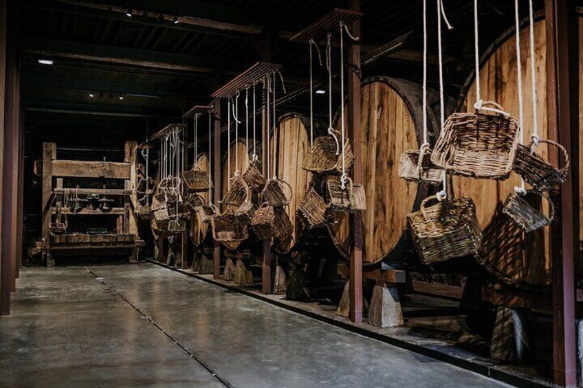 Cider Tour with Asturian Menu: Villaviciosa and Bowls