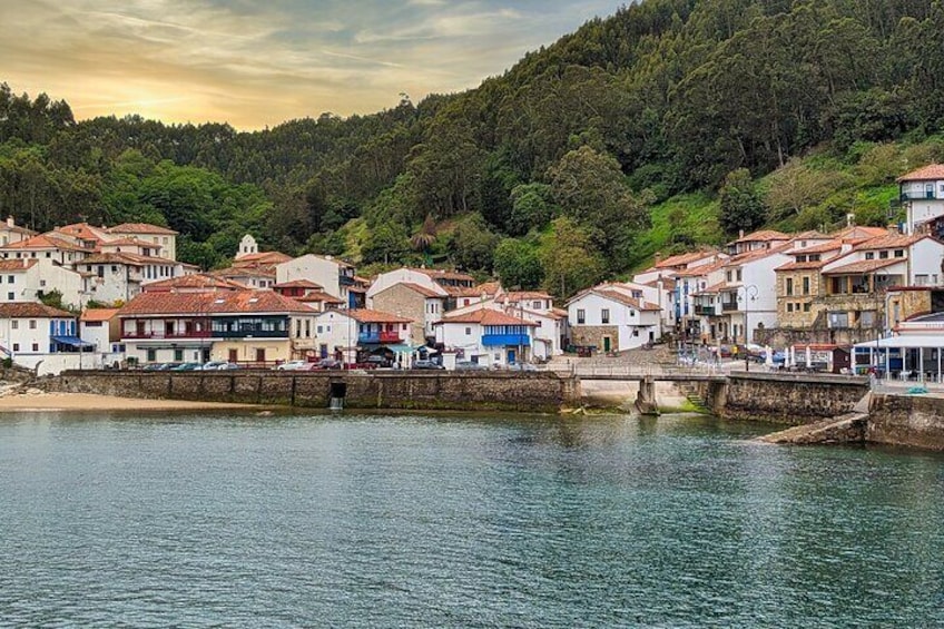 Cider Tour with Asturian Menu: Villaviciosa and Bowls