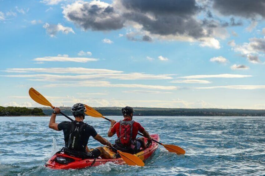 Adventure Kayak Tour in Seagulls Rocks