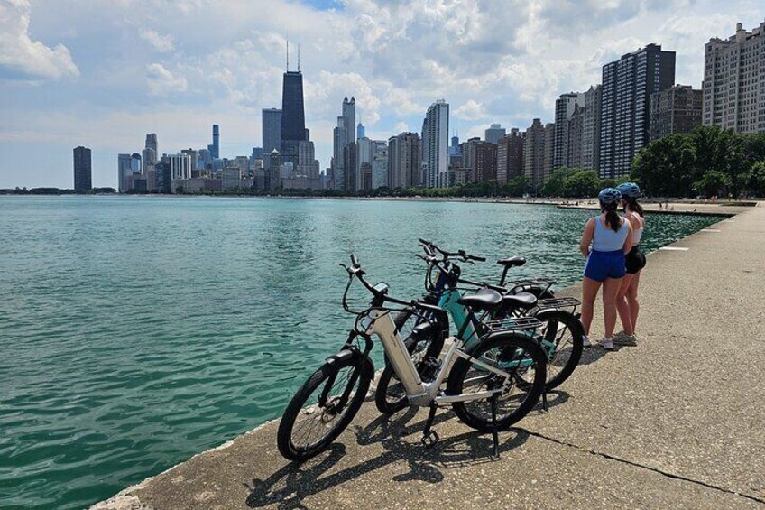 1 Hour E-Bike Tour Of The Chicago Lakefront And Nearby Landmarks