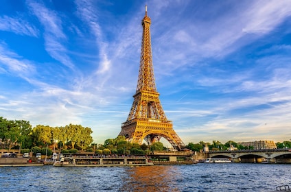 Pääsy jonottamatta Eiffel-tornin huipulle oppaan kanssa