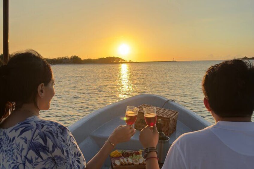 Romantic sunset tour in Río Lagartos