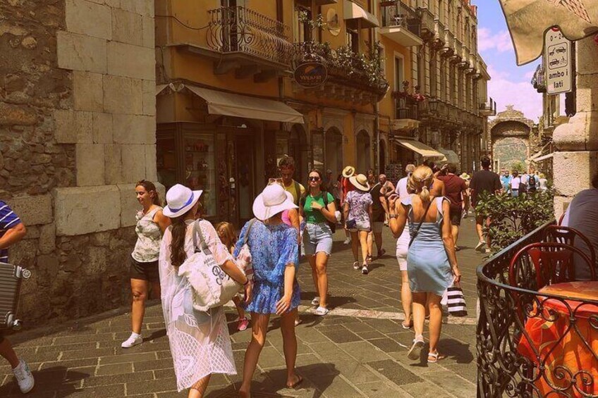 Skip-the-Line Taormina Half Day Greek Theatre and Historic Centre