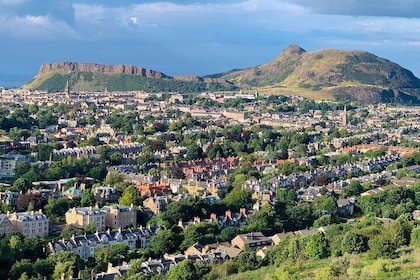 Scottish Nature Reserve Hike with 360 View Over Edinburgh