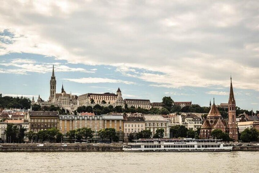 Budapest Evening Sightseeing Cruise with your own Chauffeur