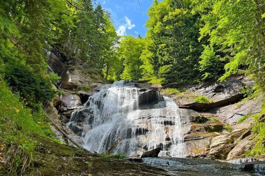 Waterfalls Tour from Sarajevo: Hike and Traditional Bosnian Lunch