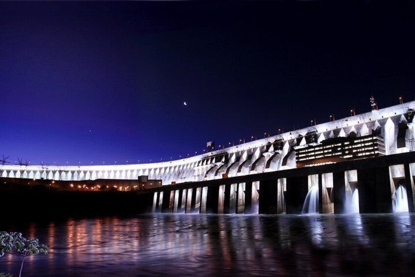 Itaipu Iluminated