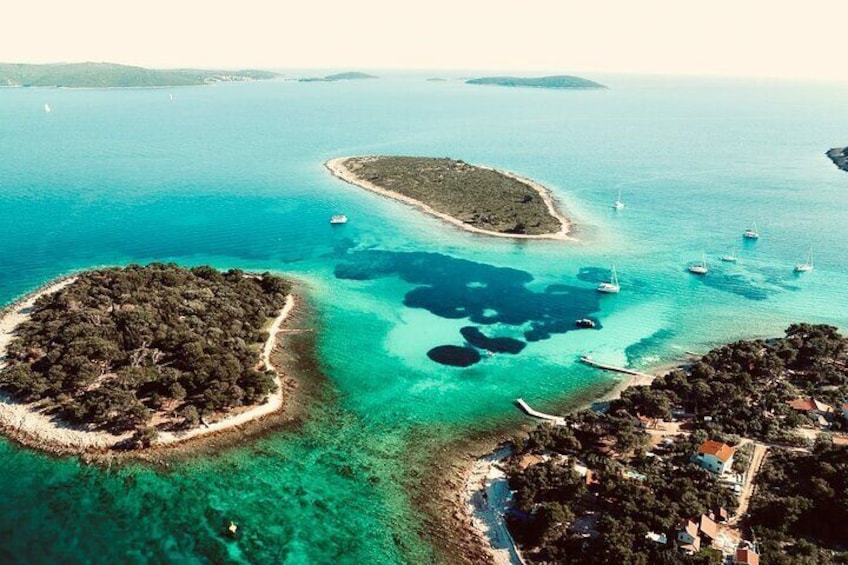 Private Boat Tour Trogir Split To Blue Lagoon and 2 Secret Place