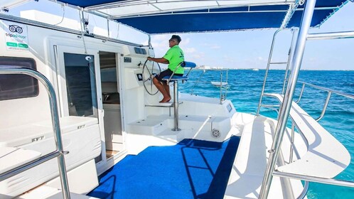 Catamaran Tour to Isla Mujeres from Cancun All-inclusive