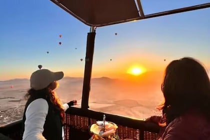 Pokhara: Balloon Flight, Private Car Tour & Certificate