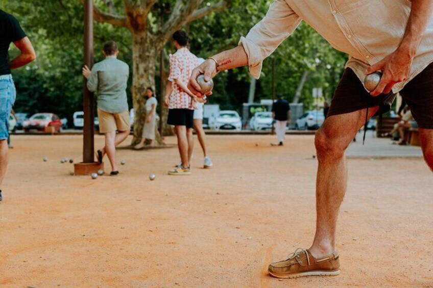 Private - Authentic Provence: winery, apéro pétanque & villages
