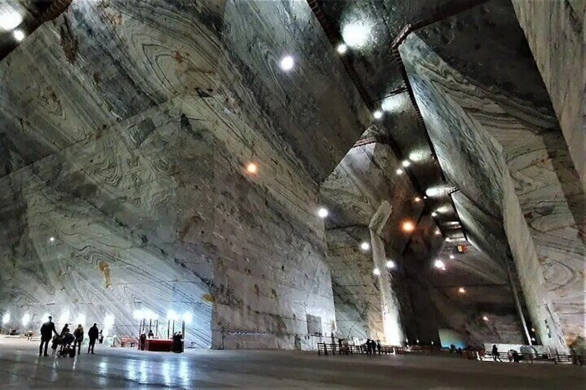 Largest Salt Mine and Winery Private Tour from Bucharest 