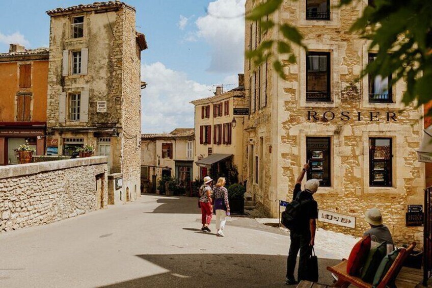 Day Trip to the Best Villages of Luberon Gordes and Rousillon