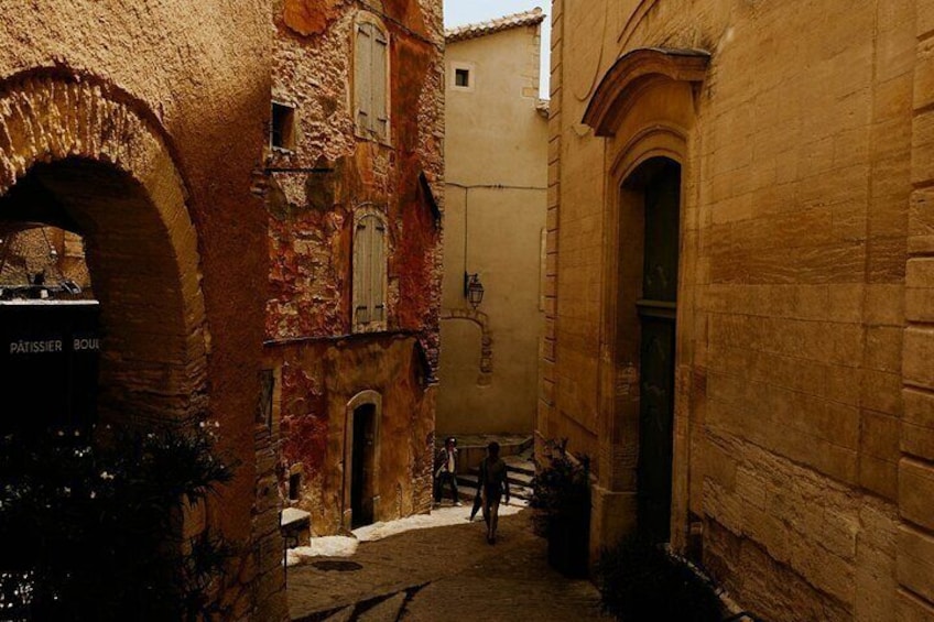 Day Trip to the Best Villages of Luberon Gordes and Rousillon