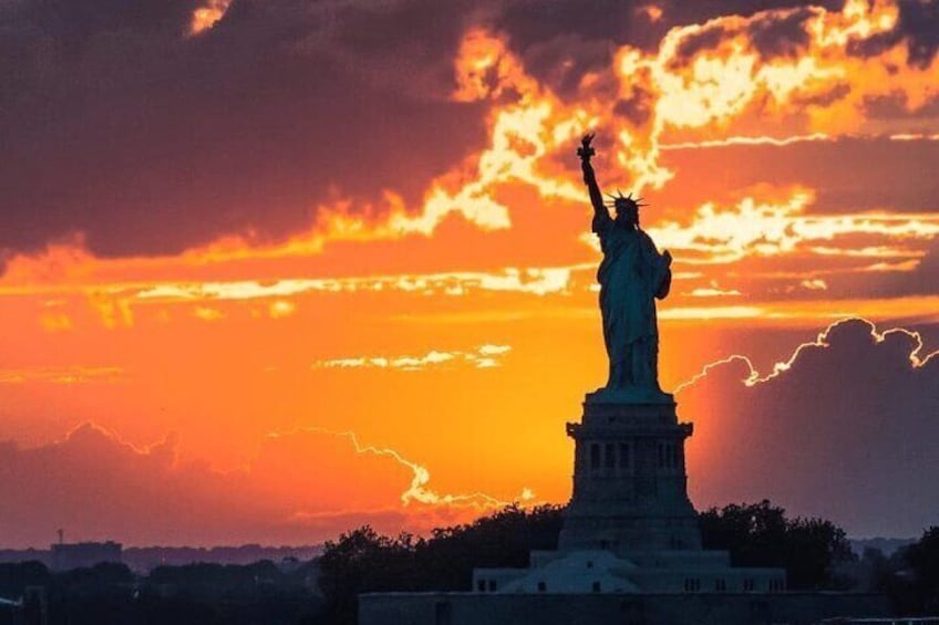 Private Statue of Liberty and Ellis Island Tour and Ferry