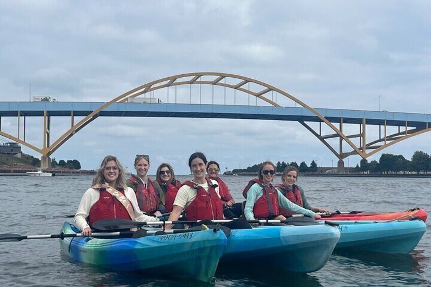 Small Group Kayak Tour of Skyline in Milwaukee