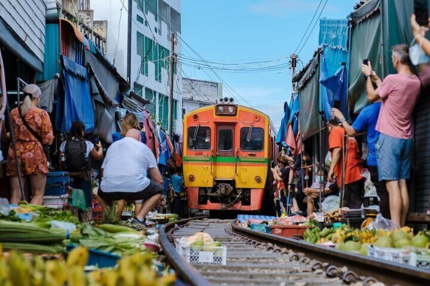 Bangkok Damnoen Saduak and Maeklong Railway Market Tour 