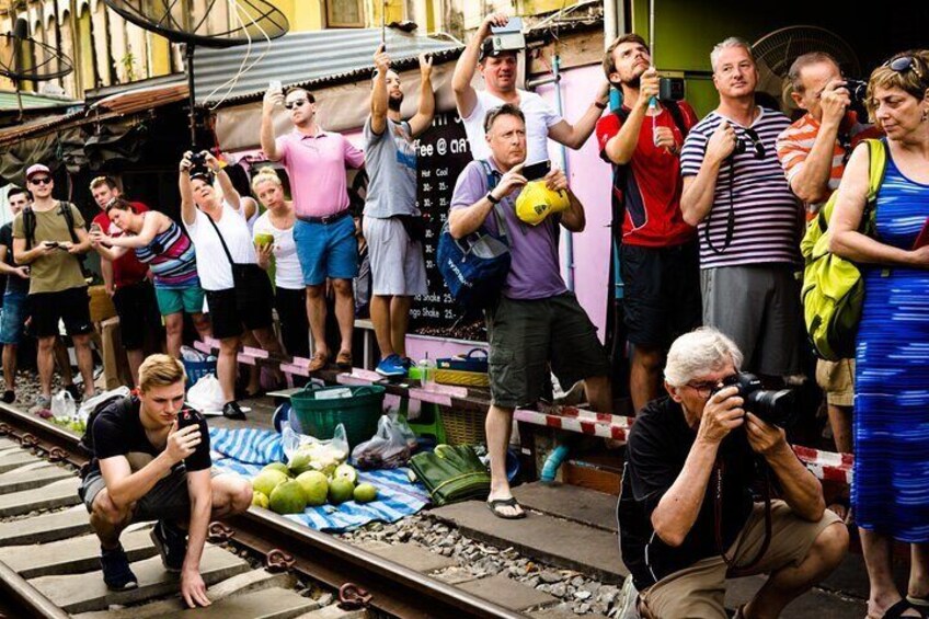 Bangkok Damnoen Saduak and Maeklong Railway Market Tour 