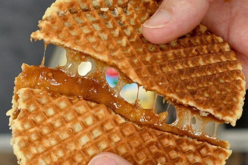 Traditional dutch cookie: stroopwafel