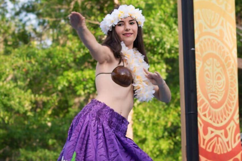 Adventure Luau - Polynesian Dinner Show