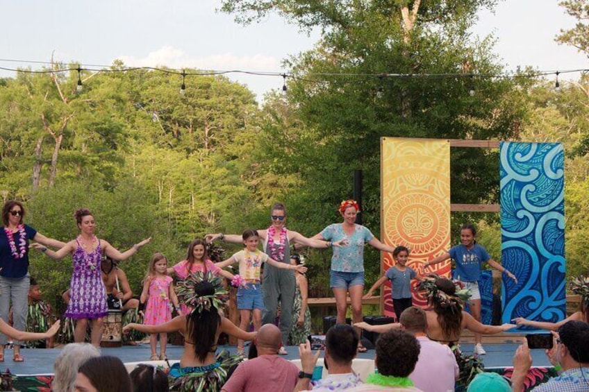 Adventure Luau - Polynesian Dinner Show