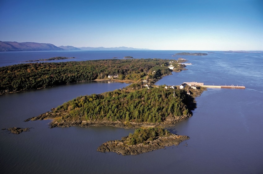 From Quebec City : Grosse-Île Full-Day Excursion with bus