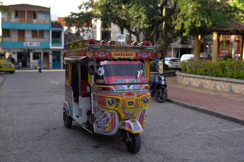 Private Virtual Tour Exploring Medellín like a Local