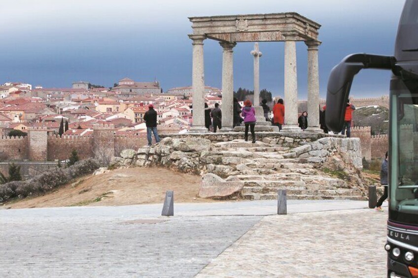 Full Day Segovia and Avila Bus Tour with Guided Walking Tour