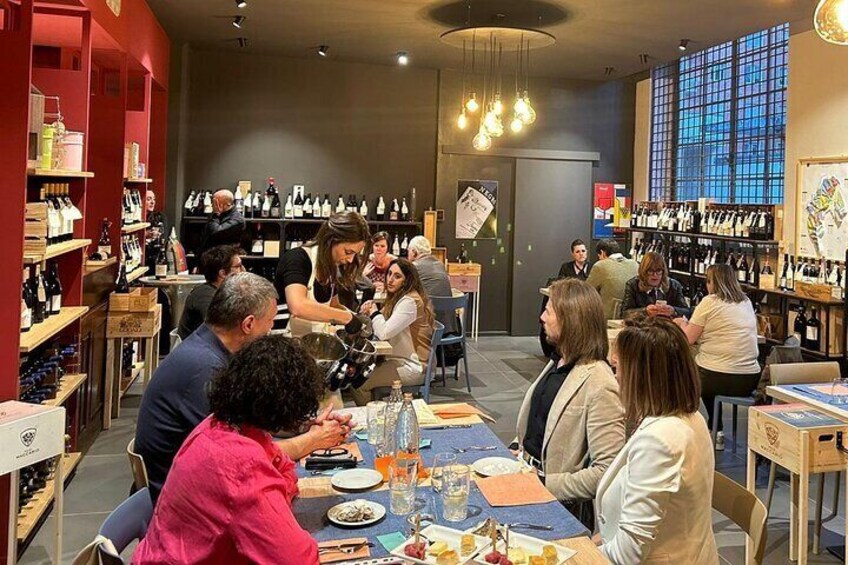 Tasting of Piedmontese wines. A journey in 5 tastings
