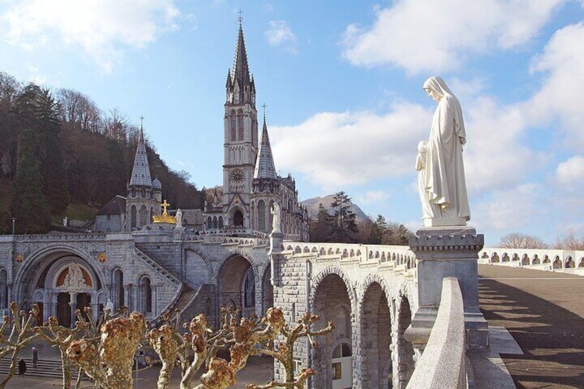 Lourdes Sanctuary and City Private Tour for Kids and Families