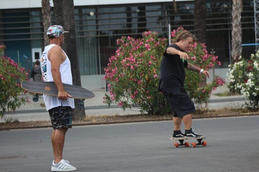 Oscar learning from the best surfskate in La Mar Bella Barcelona