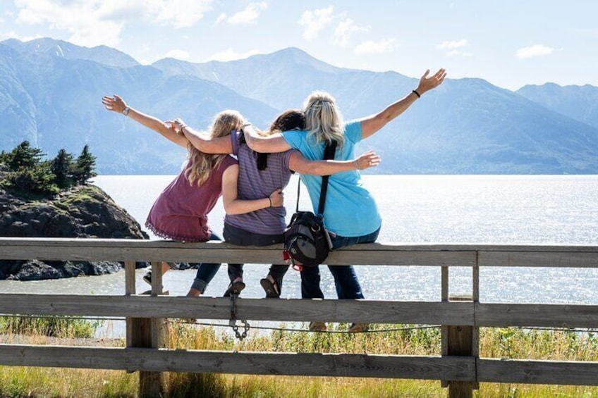 Scenic Seward Highway tour to the Wildlife Center from Anchorage