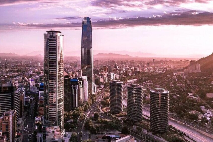 Soaking up the sunset glow over vibrant Santiago, Chile! This bustling metropolis offers something for everyone, from world-class museums to delicious cuisine!